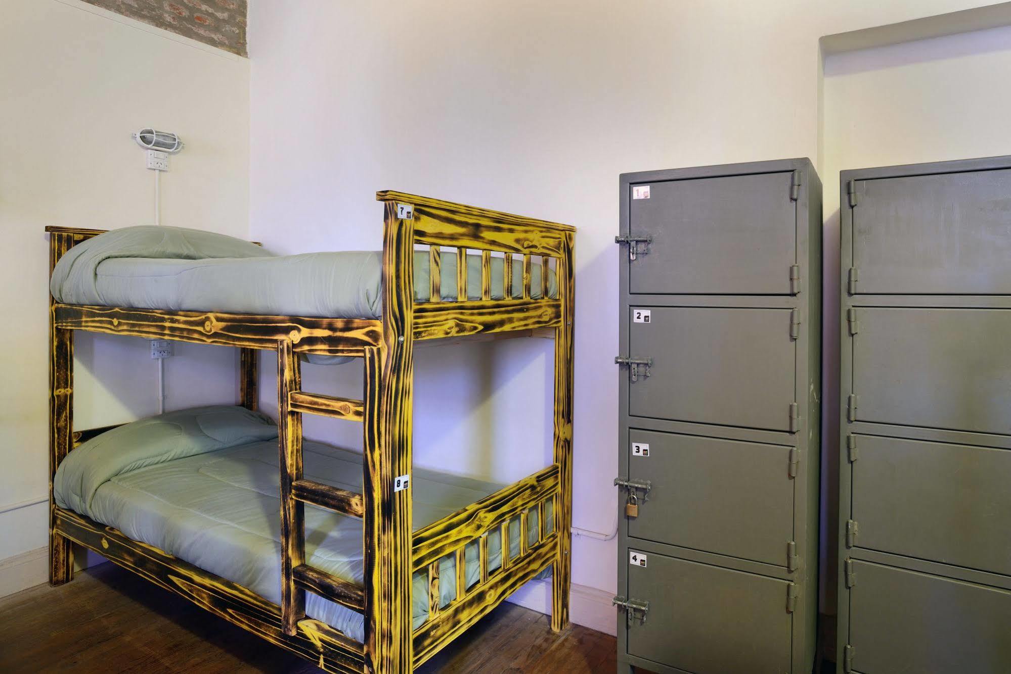 Hostel Art Factory Palermo *