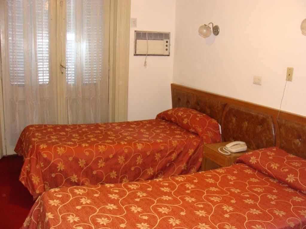 Hotel Turista Buenos Aires