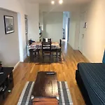 Cozy Apartment In Nunez