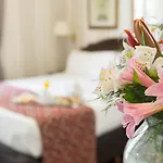 Claridge Hotel