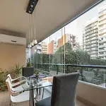 Departamento semipiso, 2 habitaciones, con parrilla y estacionamiento privado