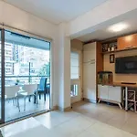 Departamento semipiso, 2 habitaciones, con parrilla y estacionamiento privado