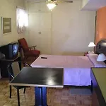 Hotel Embassy All Suites
