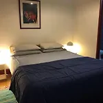 Monoambiente Con Bano Privado Y Cocineta Dentro De Casa