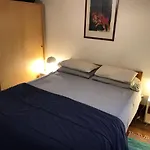 Monoambiente Con Bano Privado Y Cocineta Dentro De Casa
