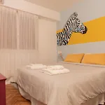 Fliphaus Junin 1435 - 4 Bd 8 Pax In Recoleta