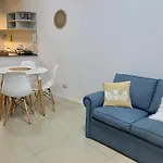 Cozzy & Sunny Studio