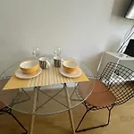 Avenue Apartment Studio