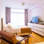 Premium Apartment In Excellent Location III