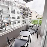 Hermoso Apart A Una Cuadra Del Hospital Italiano