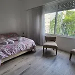 Departamento En Glamourosa Calle, 1 Dormitorio