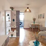 Apartamento Con Dos Dormitorios En Belgrano-Cochera