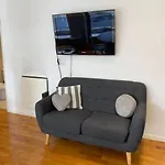 Studio In Soho With Pool
