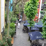 Europlaza Hotel & Suites