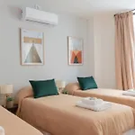 Fliphaus Malabia 2100 - Lux 5 Bd Pool & Patio