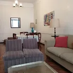 Comodo Depto En Buenos Aires Centro, Cerca De Importantes Avenidas Centros Gastronomicos Y Plaza Houssey,