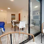 Modern Almagro Apartment For 4 Guests With Balcony And Full Amenities