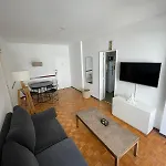 Departamento Dos Habitaciones Exclusiva Zona De Recoleta