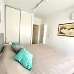 Modern Style In Palermo Close To Rosedal & Libertador, With Parking