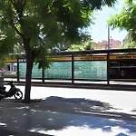Veve V . Sun Splashed Apt, Easy Access To The City