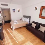 Apart 408