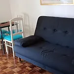 Hospedaje El Leon , En La Boca Del Subte D Y En Plena Av Cabildo