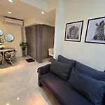 Fashion And Travel Centro