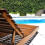 Atenea Apartments & Suites