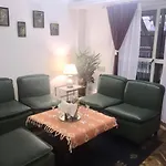 Confortable Dpto ,100 M2, Cochera En El Edificio Gratis , Balcon Grande A La Calle, Cerca Movistar Arena