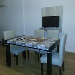 Direccion : Bernardo De Irigoyen 630
