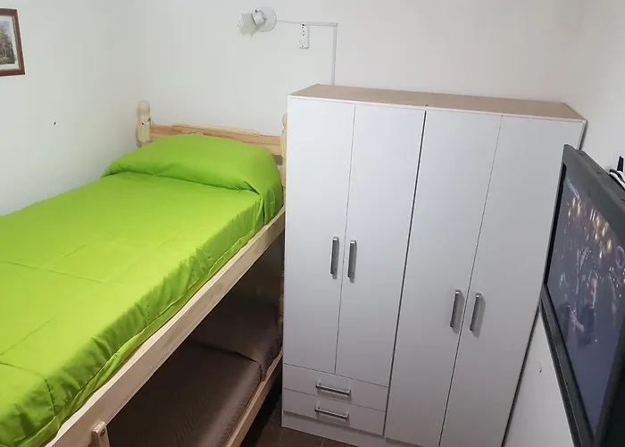 Habitacion Con Bano Privado Un Piso Por Escalera