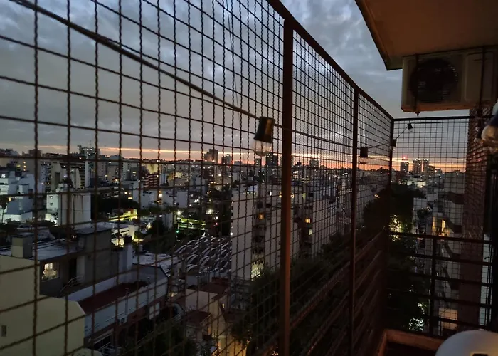 Calido Departamento, Equipado Completo, Con Gran Vista Y Ubicacion En Almagro