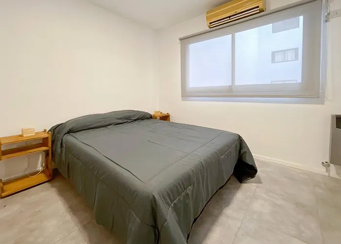Modern Almagro Apartment For 4 Guests With Balcony And Full Amenities