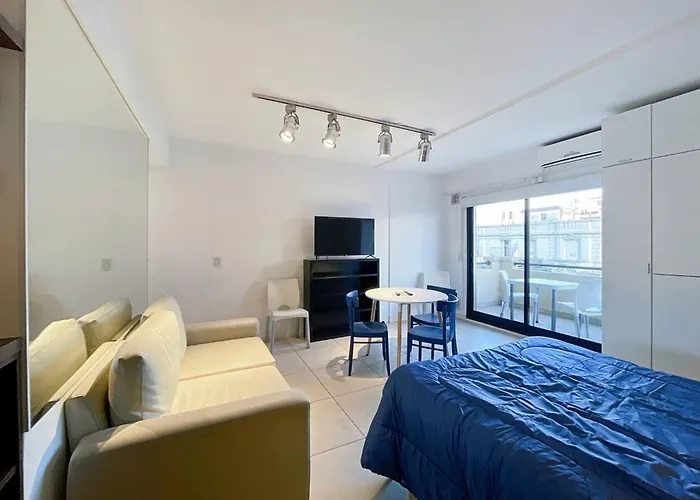 Comfort And Style Just Steps From Fundacion Favaloro