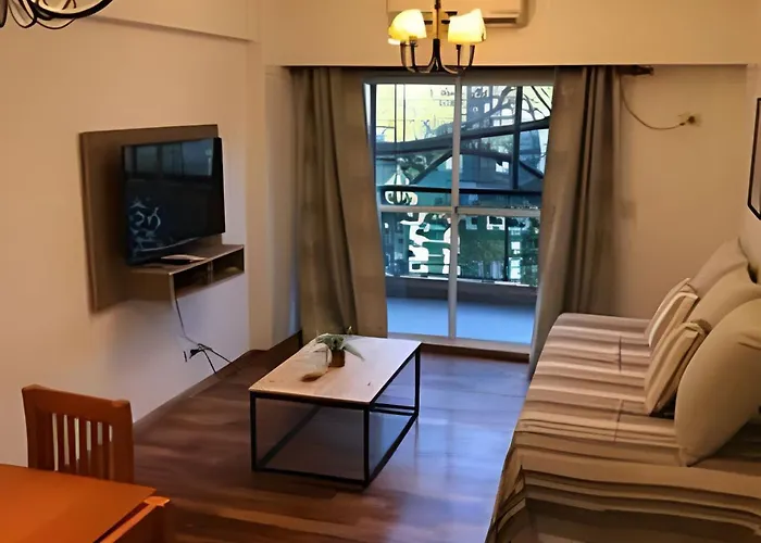 Comodo Departamento A Metros Del Hospital Italiano