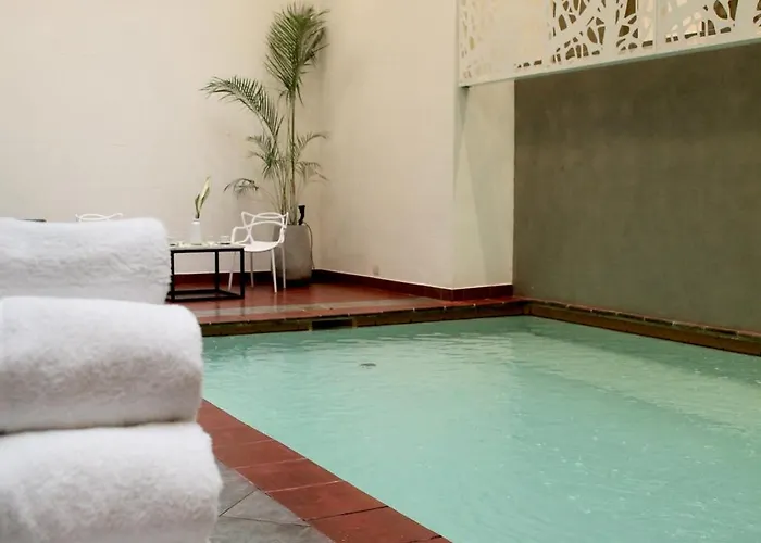 Gardi Hotel & Suites