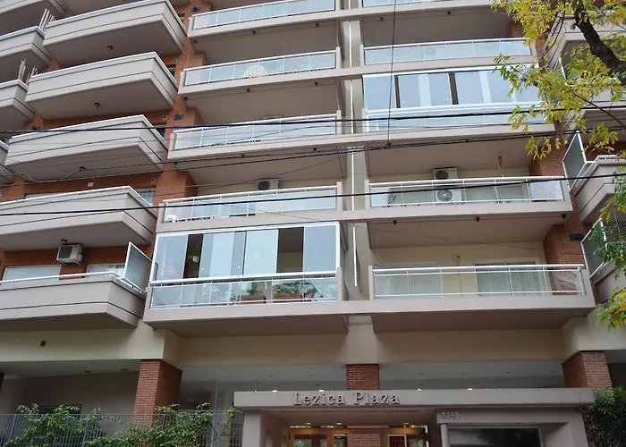 Lezica Plaza
