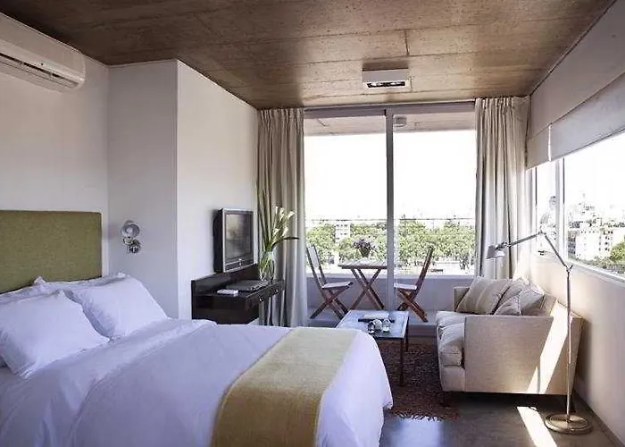 Hollywood 2 Suites