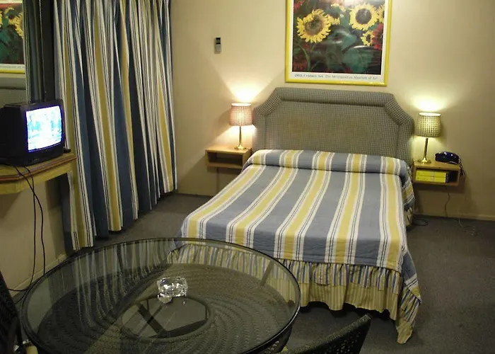 Hotel Embassy All Suites