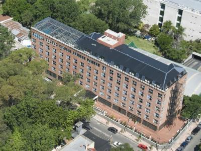 Ramada By Wyndham Centro Bed & Breakfast