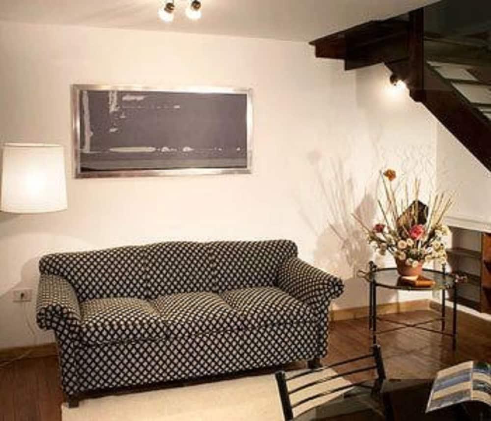 Loft Argentino Aparthotel 3*