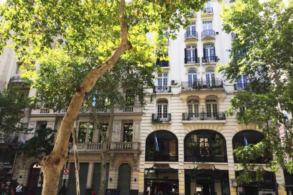 Duplex En Centro Historico Y Turistico Sobre Av. De Mayo