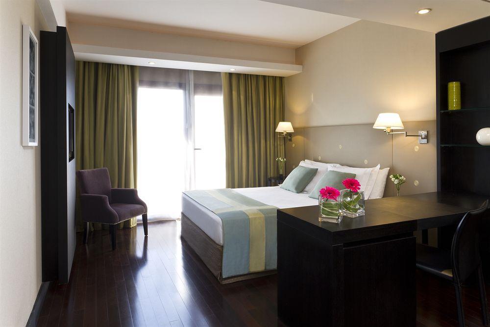Hotel Nh 9 De Julio 4*