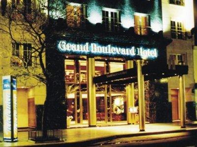 Howard Johnson 9 De Julio Avenue Hotel 4*
