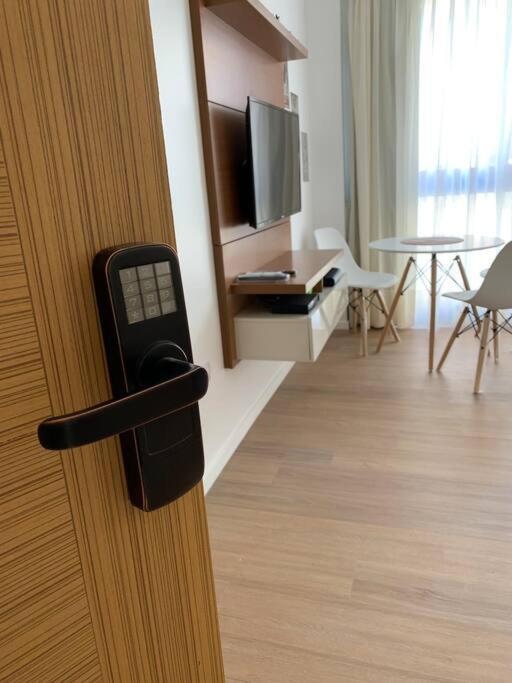 Apartamento A Pasos De Canitas Y Palermo Hollywood Apartamento *