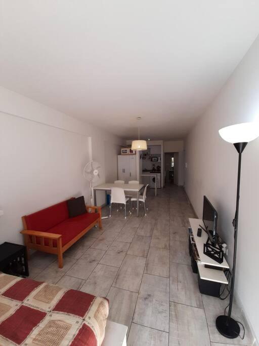 Amplio Monoambiente En Edificio Moderno Buenos Aires