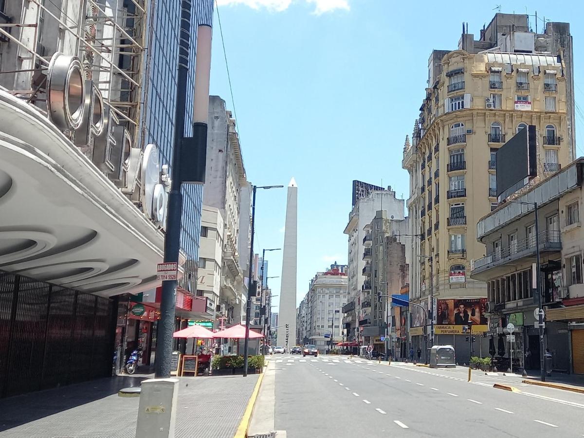 Tango Pop Junto Al Obelisco En 820 Avenida Corrientes