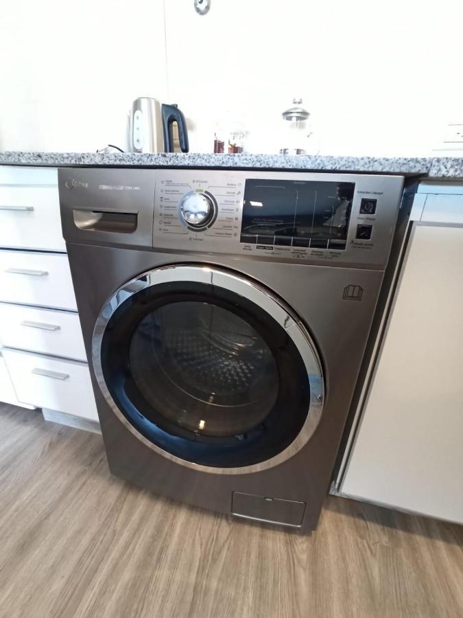Apartamento Amplio Studio Con Balcón Completamente Blindado, Protección Niños Y Vista Abierta A La 9 De Julio