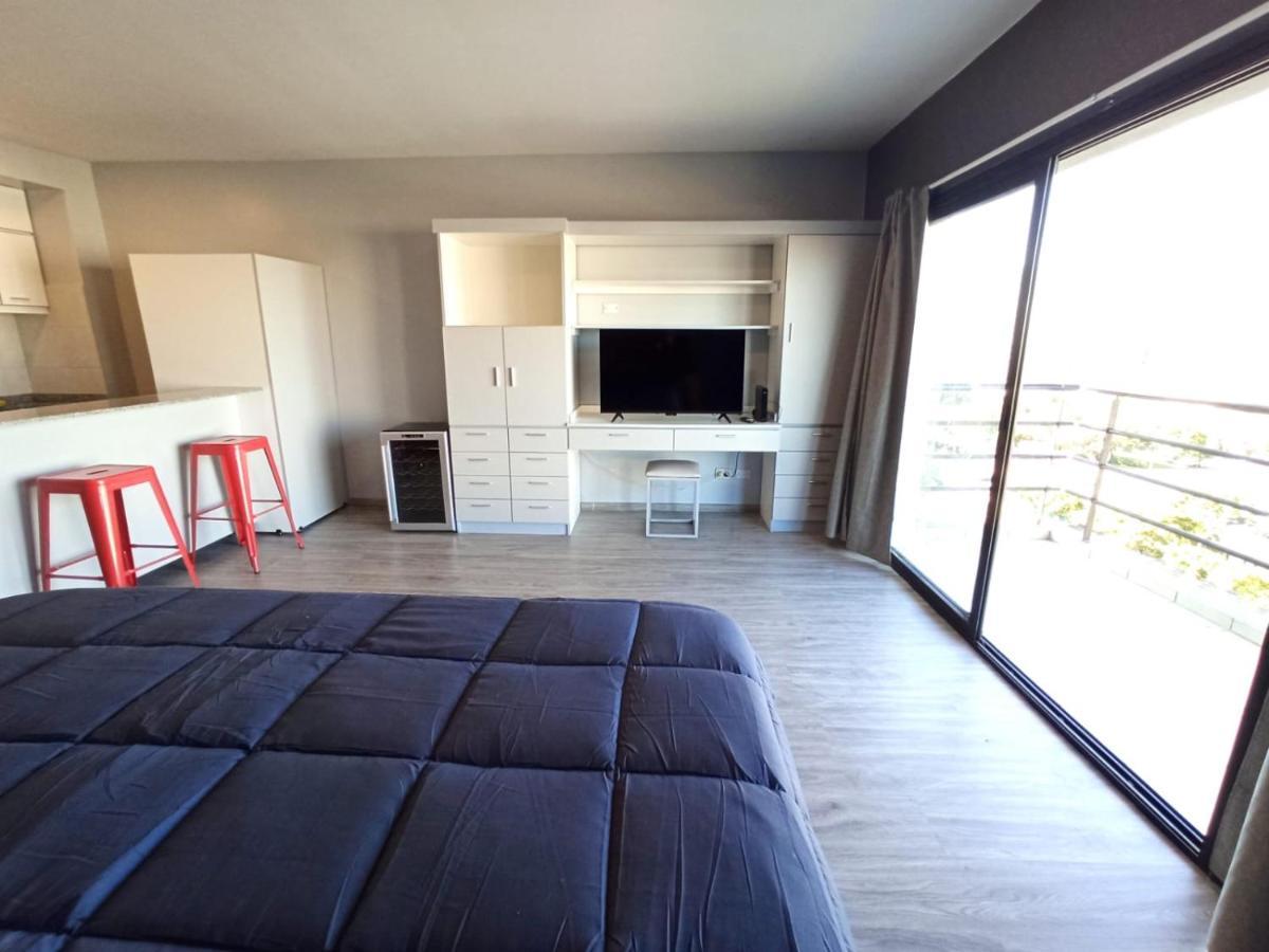 Amplio Studio Con Balcón Completamente Blindado, Protección Niños Y Vista Abierta A La 9 De Julio Apartamento Ciudad Autónoma de Buenos Aires