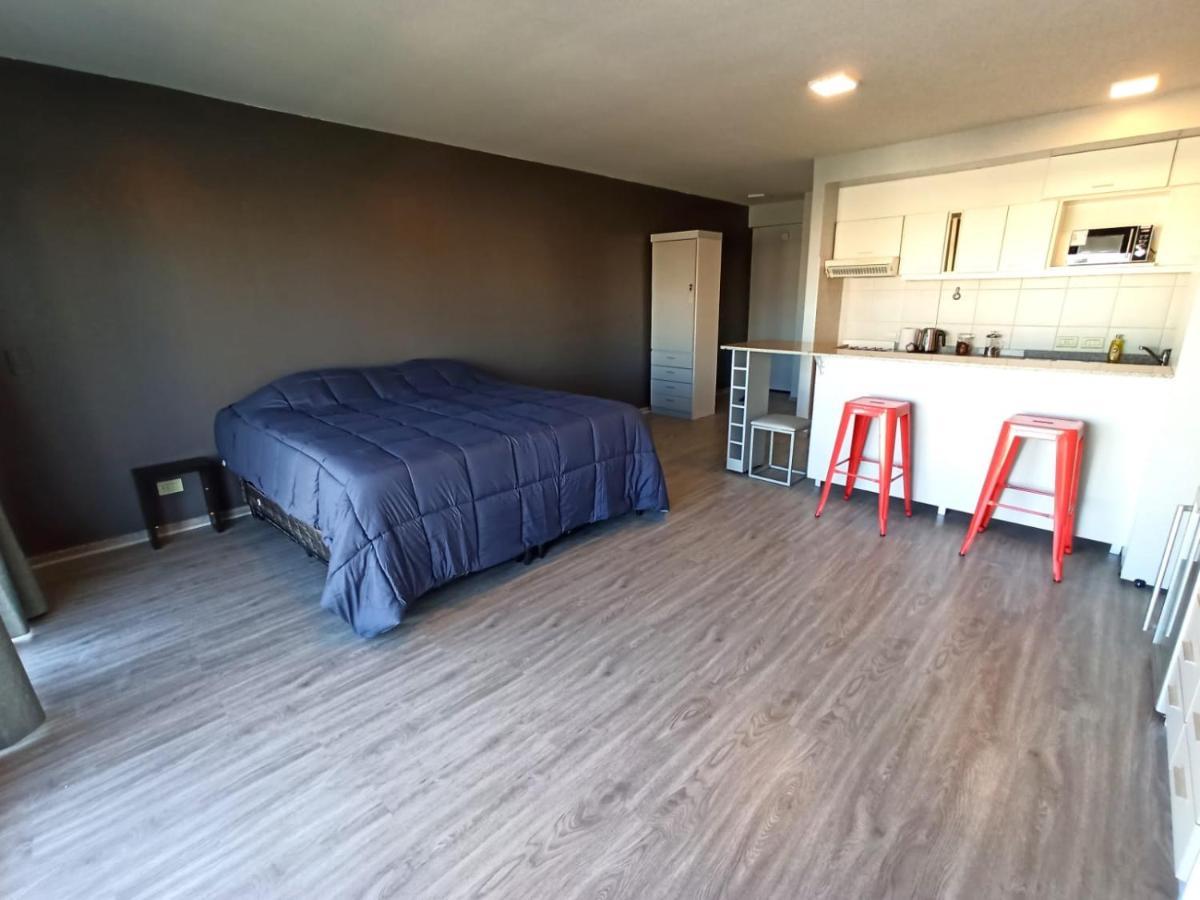 Apartamento Amplio Studio Con Balcón Completamente Blindado, Protección Niños Y Vista Abierta A La 9 De Julio *